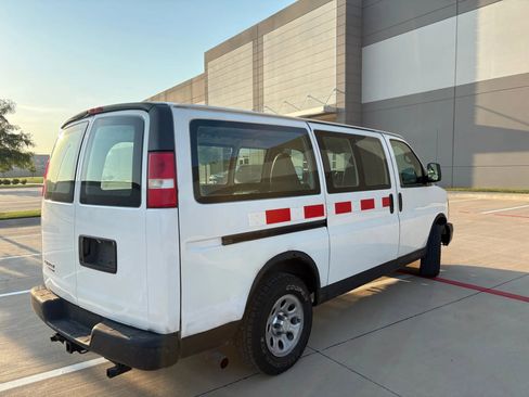 Used 2014 Chevrolet Express 1500 AWD image 7