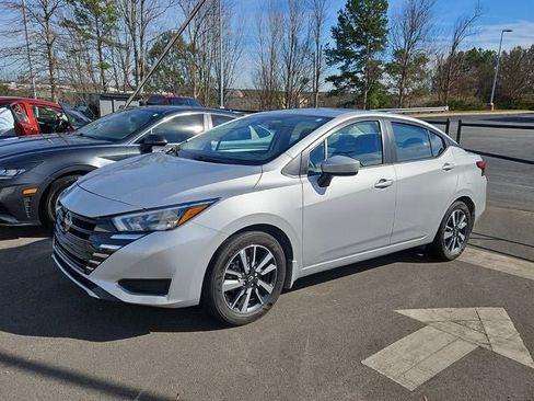 Used 2025 Nissan Versa SV w/ Trunk Package image 4