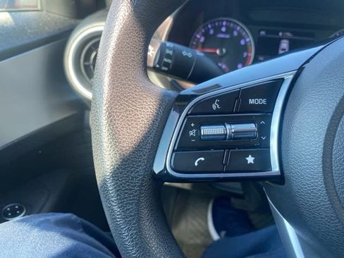 Used 2023 Kia Forte LXS image 17