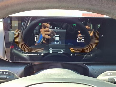 Used 2025 Kia K4 LXS image 15