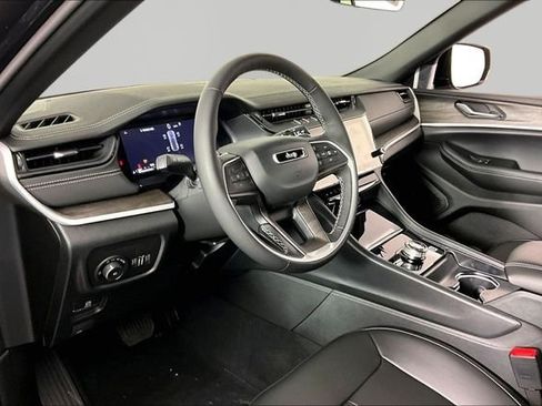 New 2026 Jeep Grand Cherokee Limited w/ Limited Altitude Package AWD/4WD image 8
