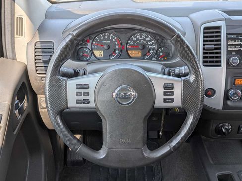 Used 2013 Nissan Frontier SV w/ SV Value Truck Pkg AWD/4WD image 20