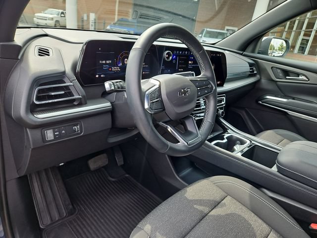 Used 2025 Chevrolet Traverse LT w/ Midnight/Sport Edition FWD image 15