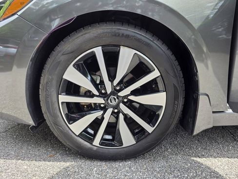 Used 2021 Nissan Sentra SV w/ SV Premium Package FWD image 29