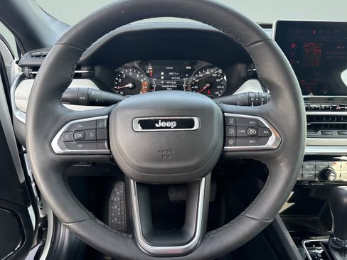 Used 2025 Jeep Compass Limited AWD/4WD image 10