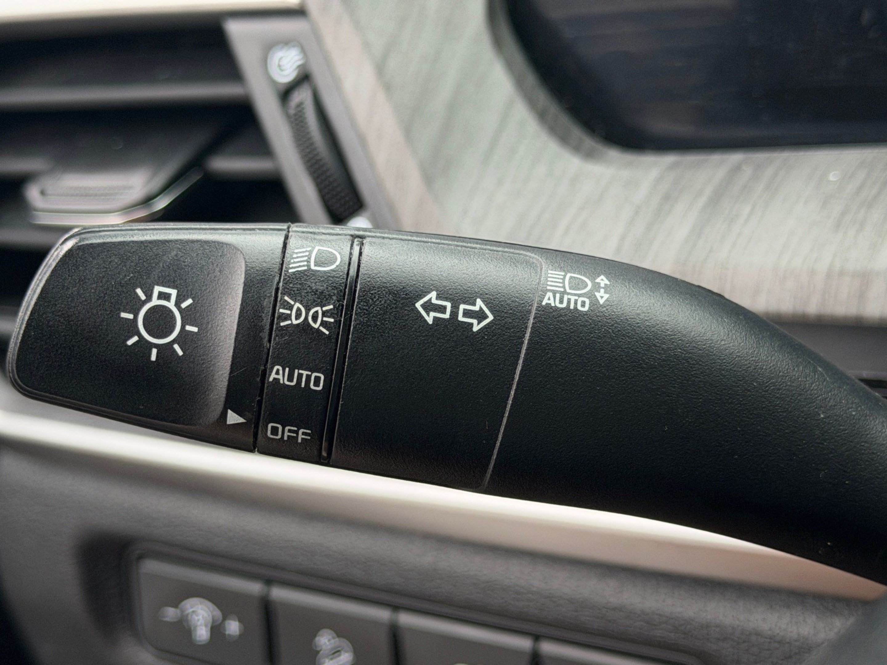 Used 2024 Kia Telluride EX FWD image 45