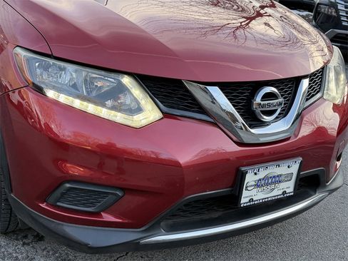 Used 2015 Nissan Rogue S image 8