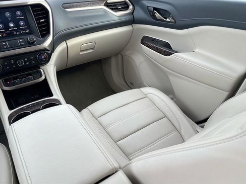 Used 2020 GMC Acadia Denali w/ Technology Package AWD/4WD image 25