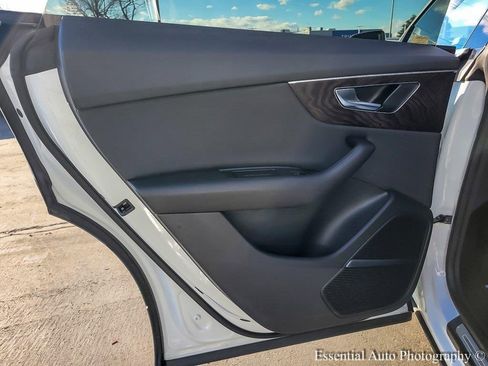 Used 2022 Audi Q8 Premium Plus image 18