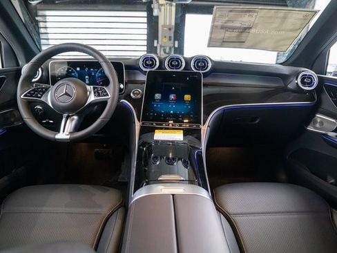 New 2026 Mercedes-Benz GLC 300 4MATIC image 11