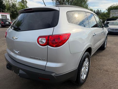 Used 2011 Chevrolet Traverse LT image 4