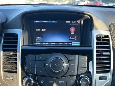 Used 2016 Chevrolet Cruze LT w/ Technology Package FWD image 10