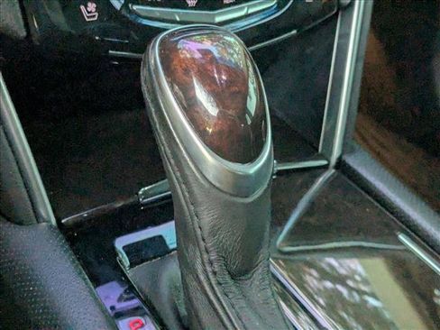 Used 2013 Cadillac XTS Premium image 8