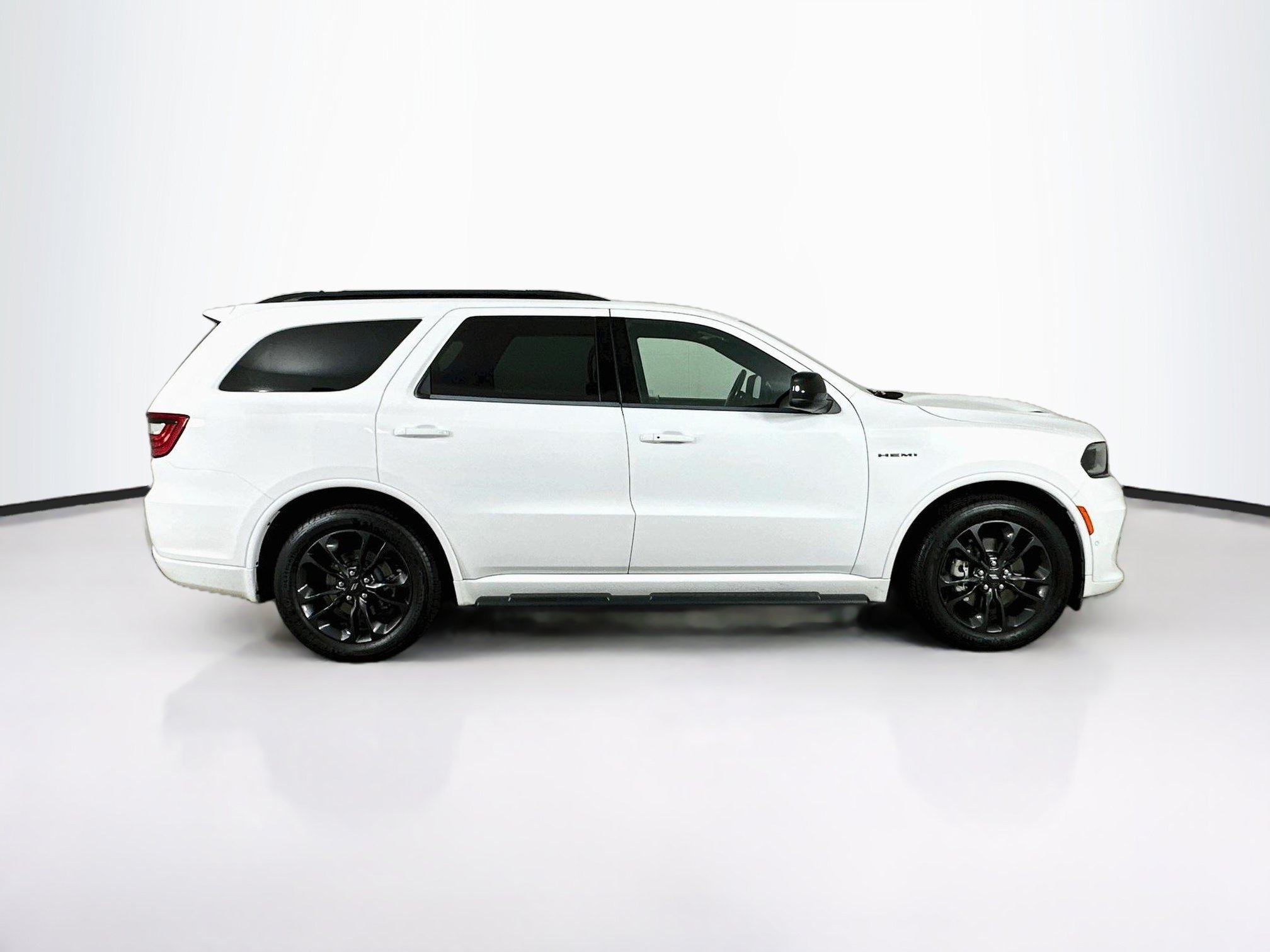 Used 2023 Dodge Durango R/T w/ Hemi Orange Plus Package AWD/4WD image 10