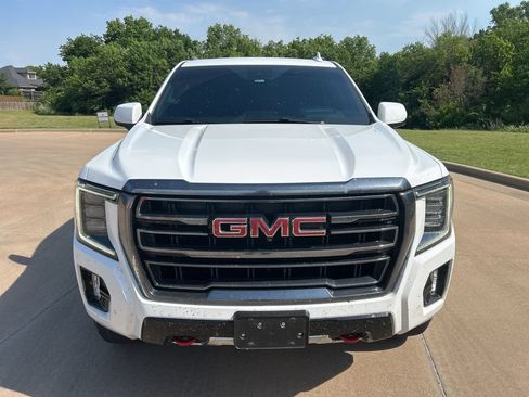 Used 2023 GMC Yukon XL AT4 w/ AT4 Premium Package AWD/4WD image 6
