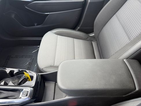 Used 2025 Chevrolet Trax LT FWD image 14