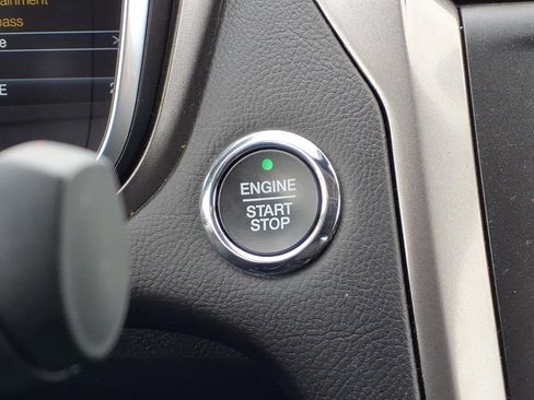 Used 2020 Ford Fusion SE image 21