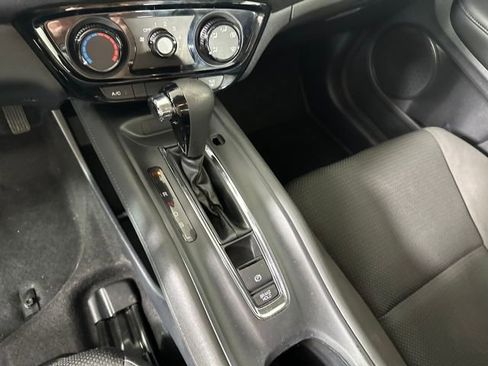 Used 2020 Honda HR-V LX image 20