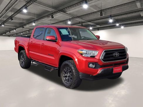 Used 2023 Toyota Tacoma SR5 w/ Technology Package AWD/4WD image 2