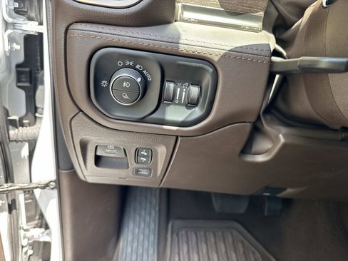 Used 2025 RAM 1500 Limited AWD/4WD image 30