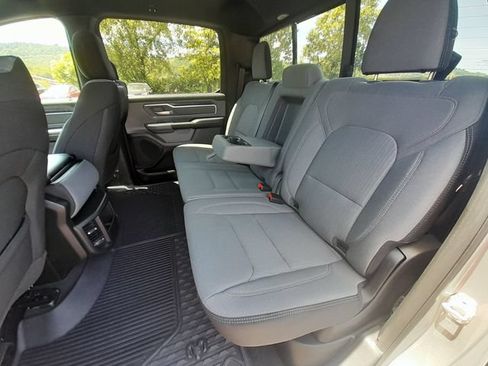 Used 2022 RAM 1500 Big Horn AWD/4WD image 40