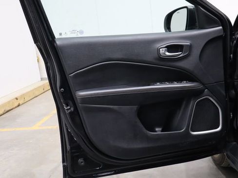 Used 2018 Jeep Compass Latitude w/ Popular Equipment Group image 14