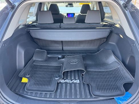 Used 2025 Toyota RAV4 XLE image 16