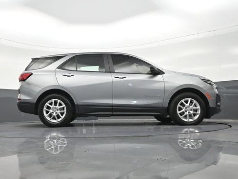 Used 2024 Chevrolet Equinox LS FWD image 30