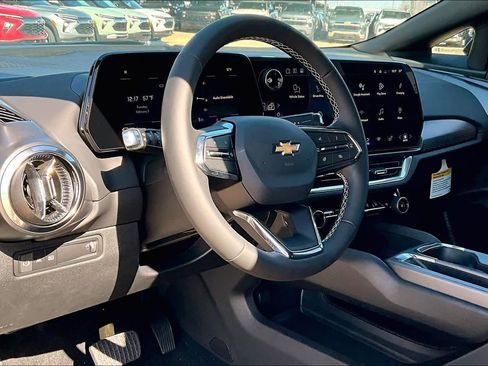 New 2026 Chevrolet Equinox EV LT w/ Comfort Package image 9