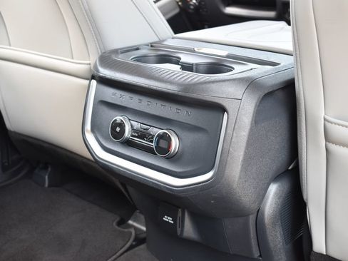 Certified 2025 Ford Expedition Active AWD/4WD image 29