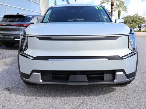 Used 2026 Kia EV9 Light RWD image 12