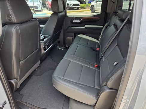 Used 2025 GMC Sierra 1500 Denali w/ Denali Reserve Package AWD/4WD image 9