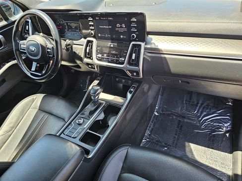 Used 2021 Kia Sorento S FWD image 11
