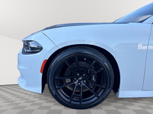 Used 2019 Dodge Charger Scat Pack w/ Plus Group RWD image 18