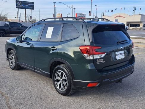 Used 2023 Subaru Forester Premium image 7