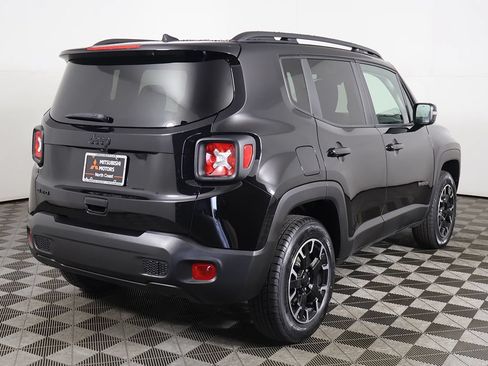 Used 2023 Jeep Renegade Latitude AWD/4WD image 9