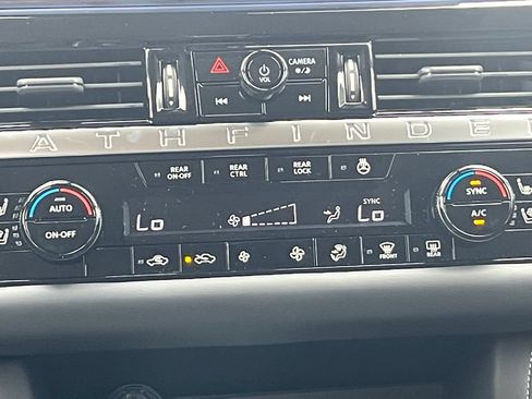 New 2026 Nissan Pathfinder Platinum FWD image 5