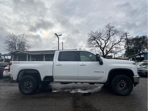 Used 2021 Chevrolet Silverado 2500 LT w/ Fleet Comfort Package image 8