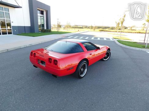 Used 1994 Chevrolet Corvette Coupe RWD image 14