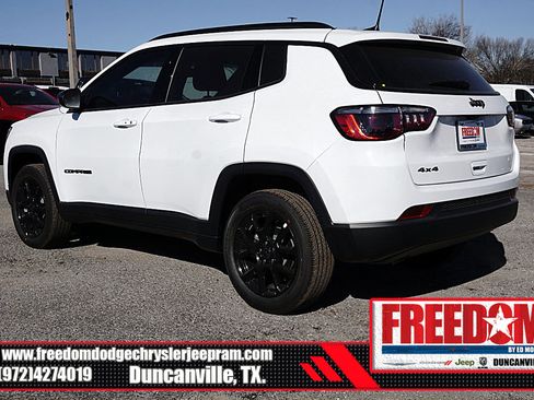 New 2026 Jeep Compass Latitude image 3