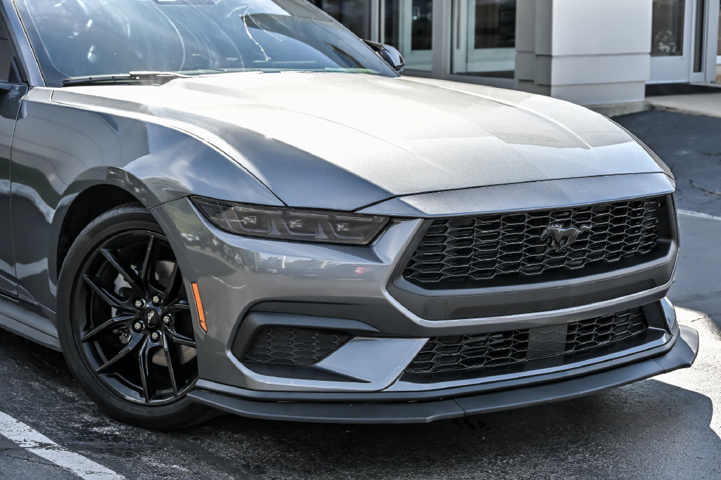 Certified 2025 Ford Mustang Coupe RWD image 2