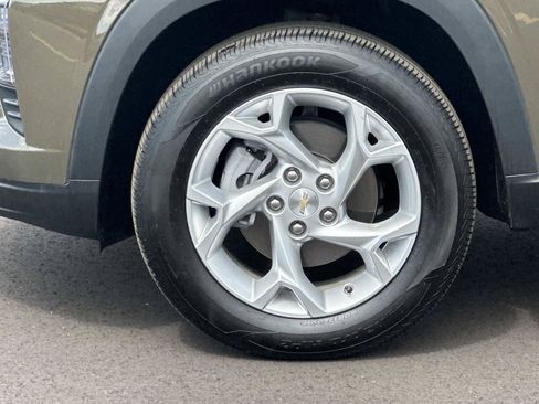 Certified 2024 Chevrolet Trax LS w/ LS Convenience Package FWD image 8