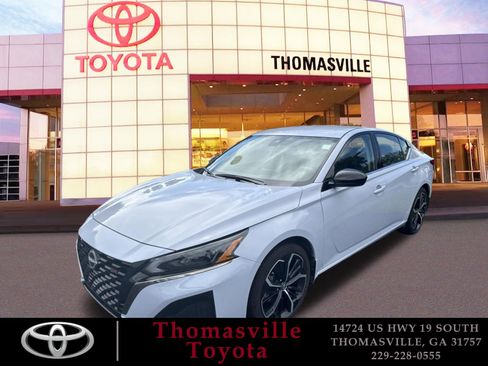 Used 2024 Nissan Altima 2.5 SR image 1