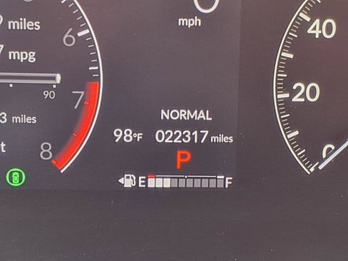Used 2023 Honda HR-V LX image 32