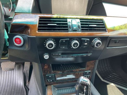 Used 2008 BMW 528xi Sedan AWD/4WD image 32