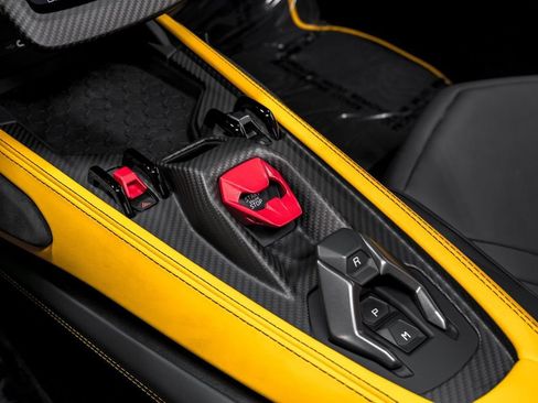 Used 2024 Lamborghini Revuelto image 28