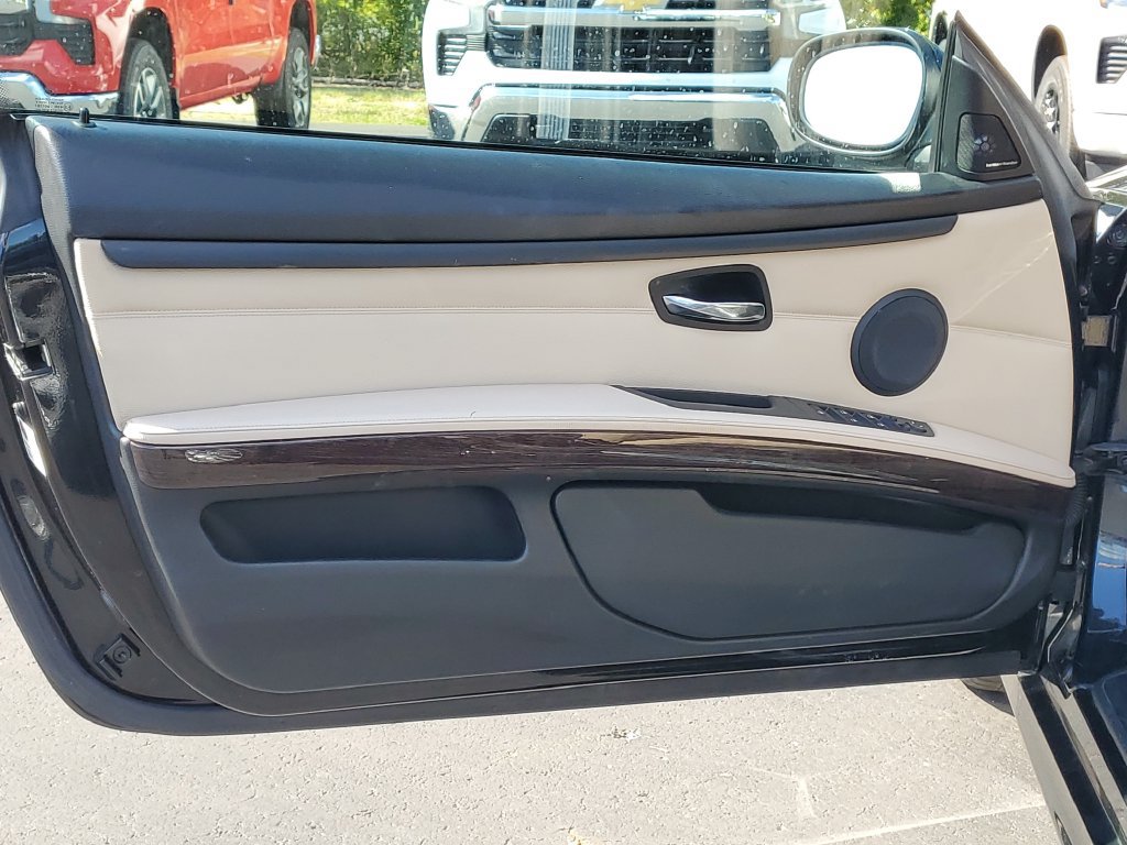 Used 2013 BMW 328i Convertible RWD image 21