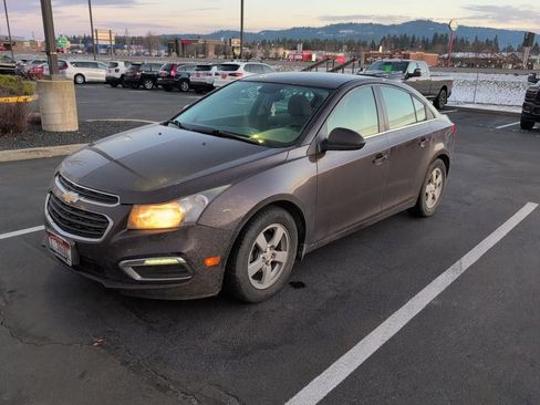 Used 2015 Chevrolet Cruze LT image 1