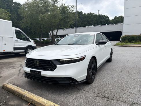 Used 2024 Honda Accord Sport image 2