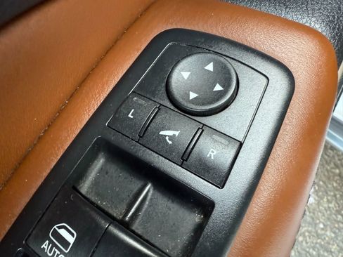 Used 2017 Jeep Grand Cherokee Summit w/ Skid Plate Group image 24